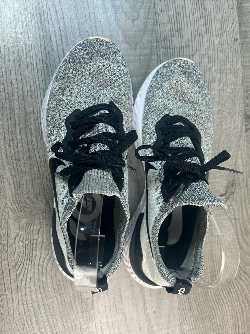 Nike Epic React Flyknit 2 Men’s Size 7.5 Grey and Black Flyknit Running Shoes